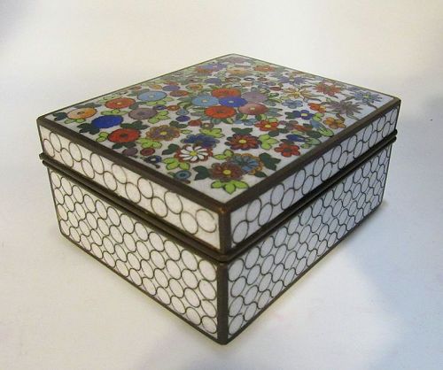 Japanese Inaba Nanaho Cloisonne Many Flowers Hinged Box